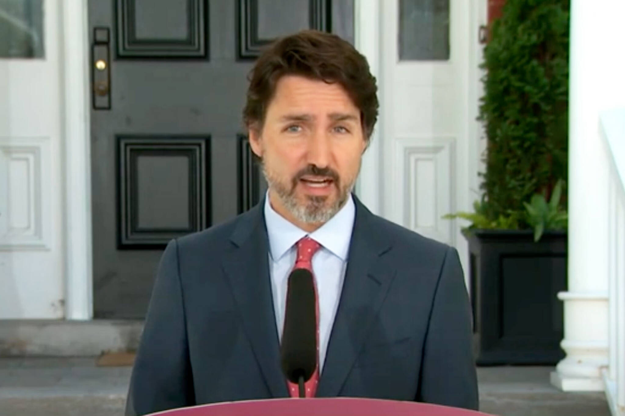 Justin Trudeau just surprised Canada with his new haircut